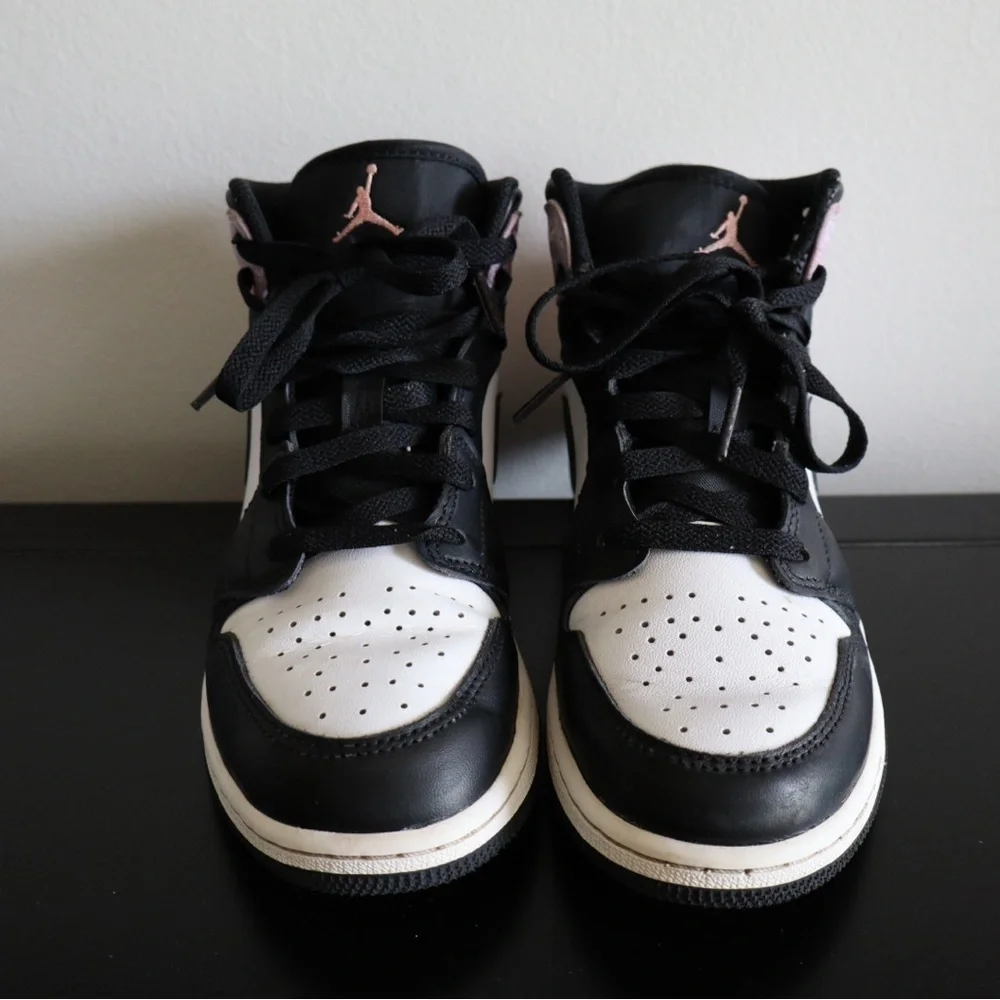Nike Air Jordan 1 Mid SE “Zen Master” – Size 4.5Y